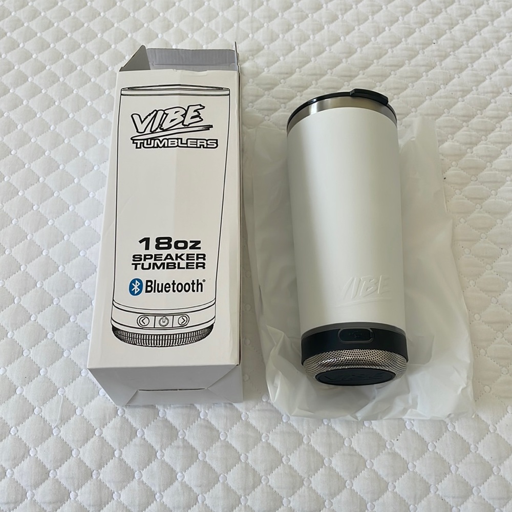 New in box Vibe 18 Oz speaker tumbler-white